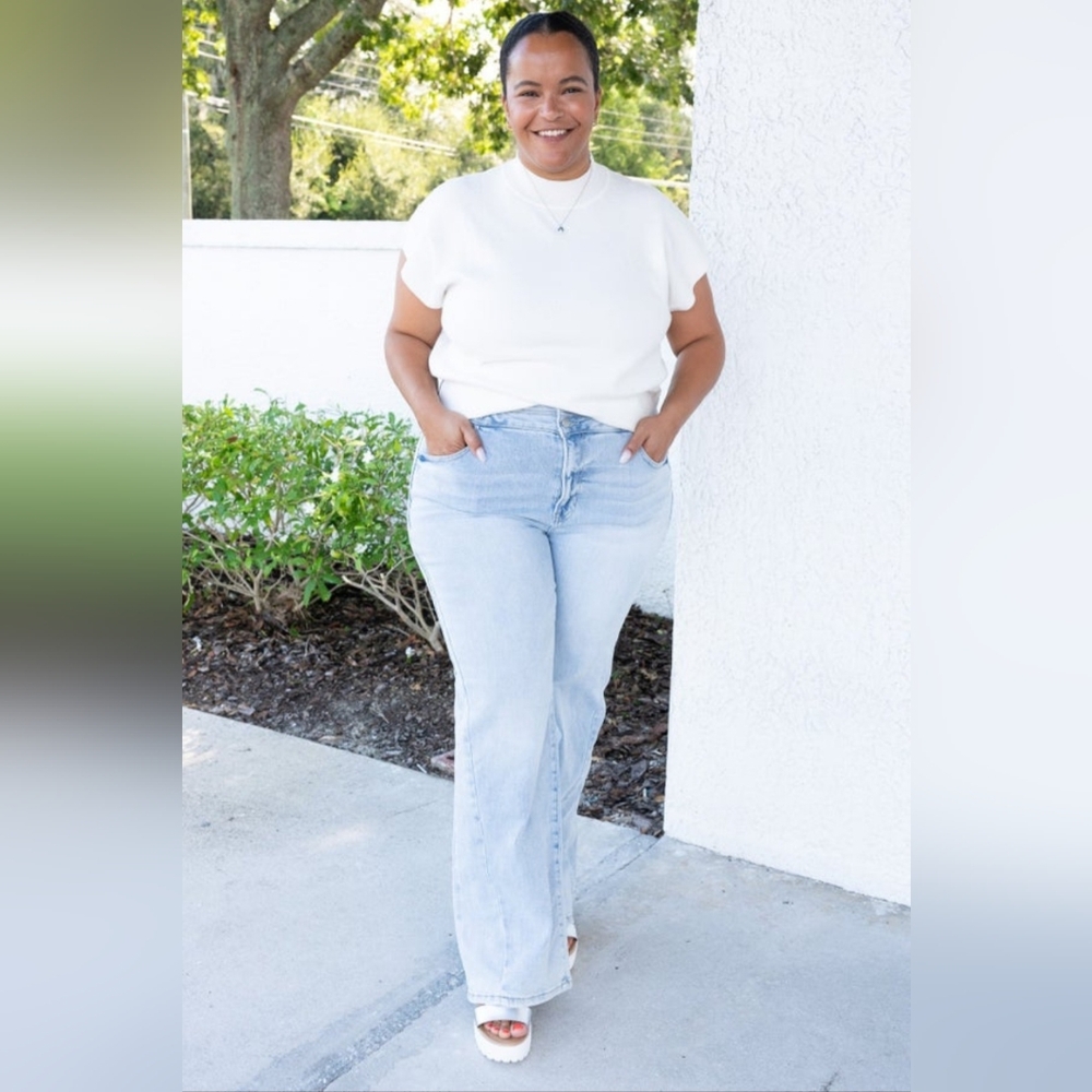 Risen, Double Agent High Rise Straight Leg Light Wash Jean, NWT 14W-16W - Picture 2 of 9